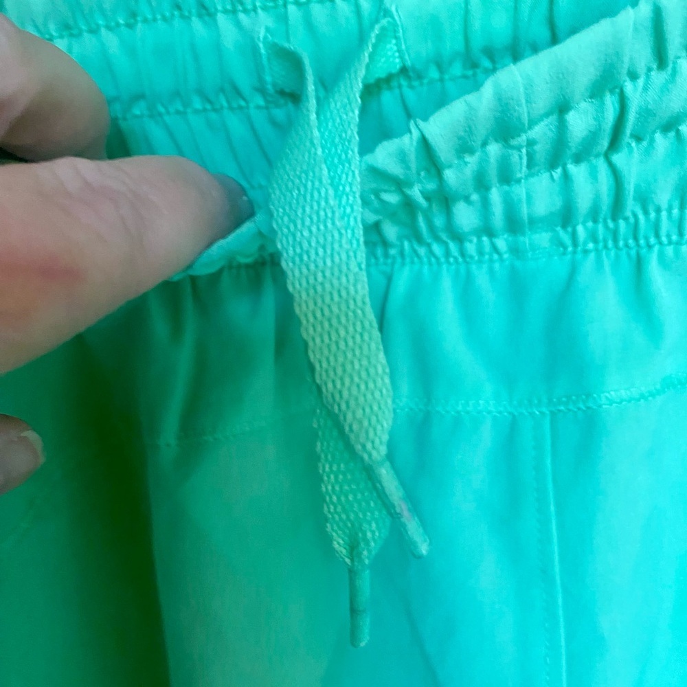 New Under Armour Play Up 3.0 Shorts. Size Large. Mint green. - Picture 5 of 8